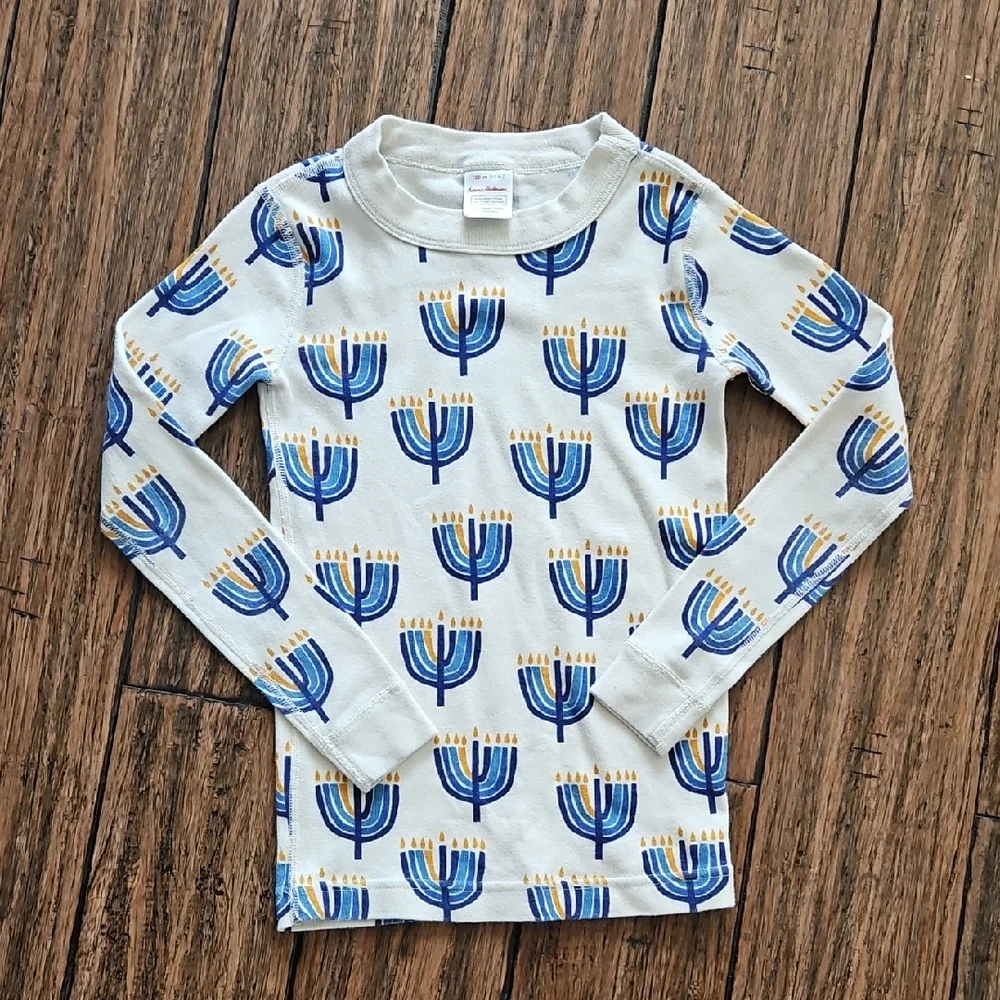 Hanna Andersson Kids Blue and White Menorah‎ Print Shirt Size 6-7